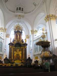 Michel - Altar and pulpit