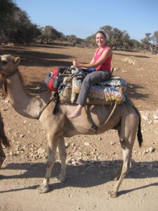 Zoe on Jimmy the most chill of the camels.