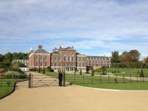 Kensington Palace - no one home for tea