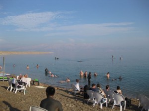 Some brave souls were doing stand up paddle boarding - I would not want to fall off!