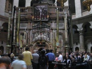 Christ's tomb - not the line snaking to the right - the wait was many hours to go in so we didn't