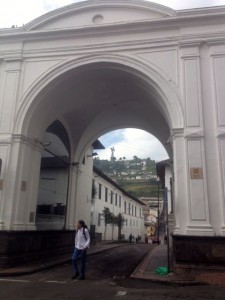 An arch linking a church to a monestery that was a hospital for 400 years before becoming the Museo del Ciudad (Museum of the City)