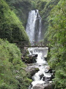 Peguche waterfall - I'm ont the bridge