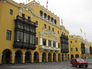 Government buildings on Plaza de Armas